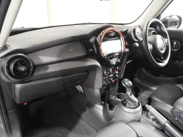 BMW MINI COOPER D 5DOOR 2019 Image 31