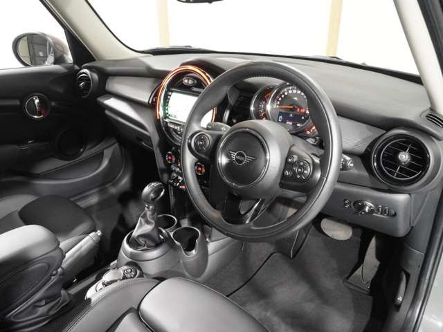 BMW MINI COOPER D 5DOOR 2019 Image 31