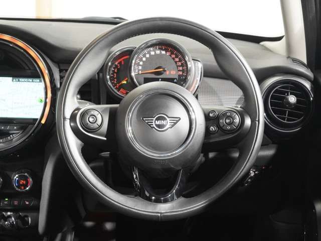 BMW MINI COOPER D 5DOOR 2019 Image 31