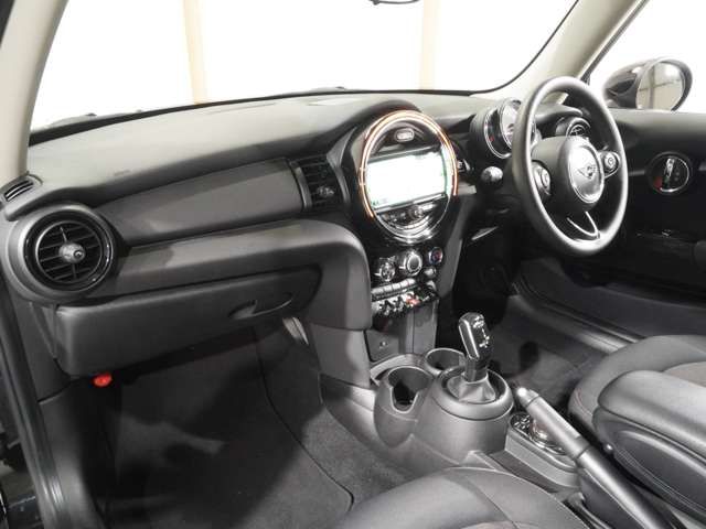 BMW MINI ONE 2019 Image 31