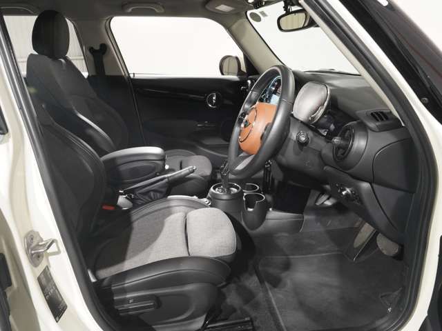BMW MINI ONE 5DOOR 2021 Image 31