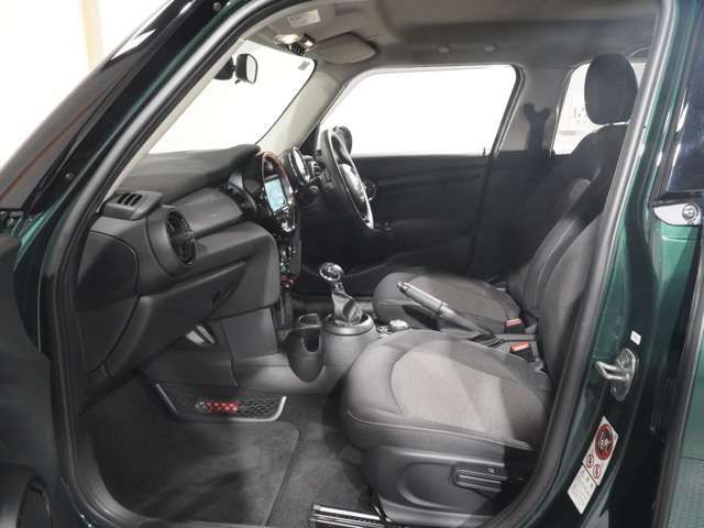 BMW MINI COOPER 5DOO 2017 Image 31