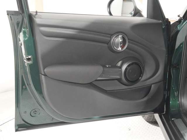 BMW MINI COOPER 5DOO 2017 Image 31