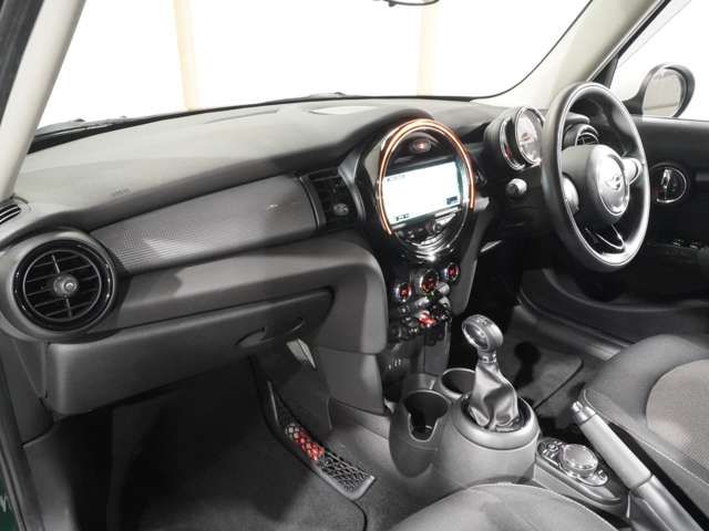 BMW MINI COOPER 5DOO 2017 Image 31