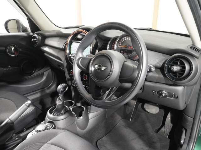 BMW MINI COOPER 5DOO 2017 Image 31