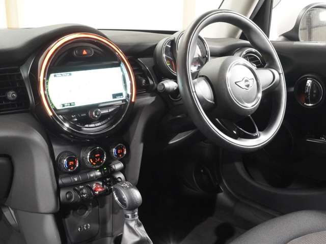 BMW MINI COOPER 5DOO 2017 Image 31