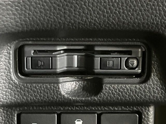 HONDA N BOX CUSTOM 2022 Image 31