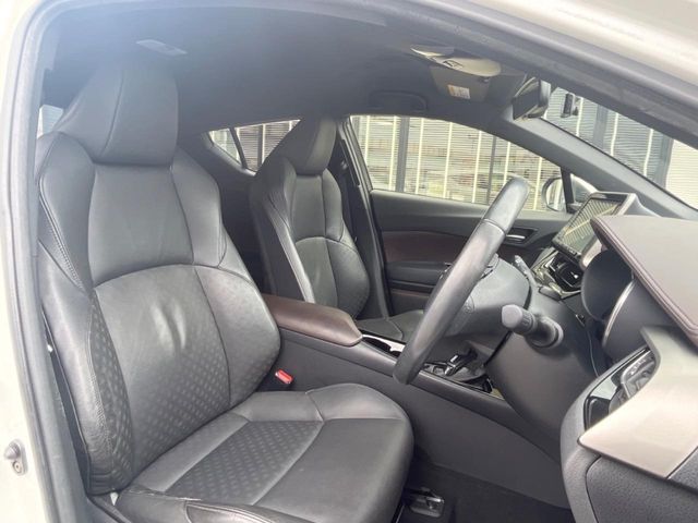 TOYOTA C-HR 2017 Image 31