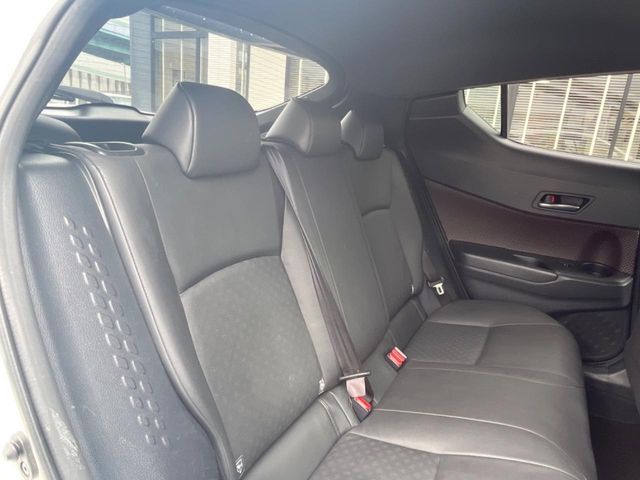 TOYOTA C-HR 2017 Image 31