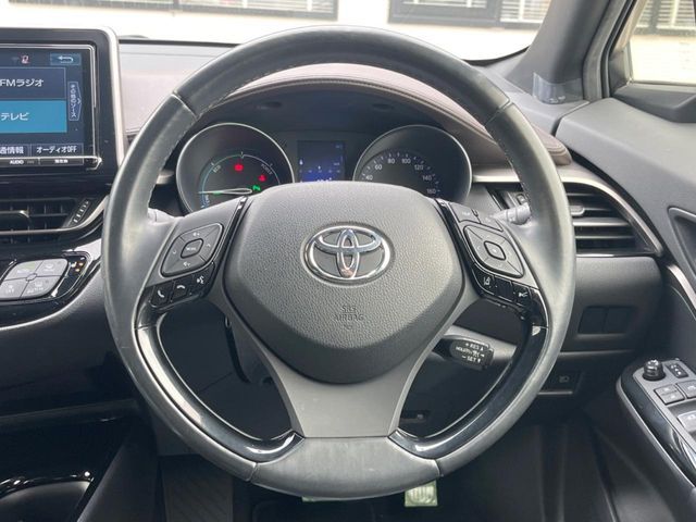 TOYOTA C-HR 2017 Image 31