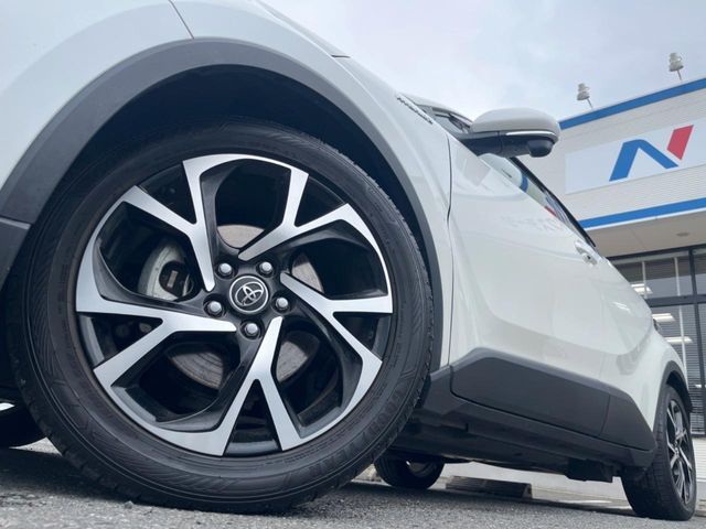 TOYOTA C-HR 2017 Image 31