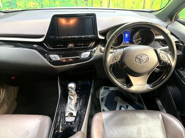 TOYOTA C-HR 2017 Image 31