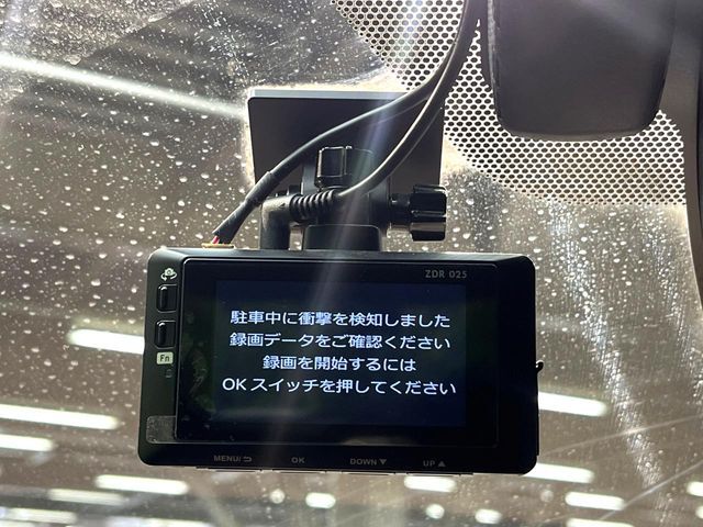 TOYOTA C-HR 2017 Image 31