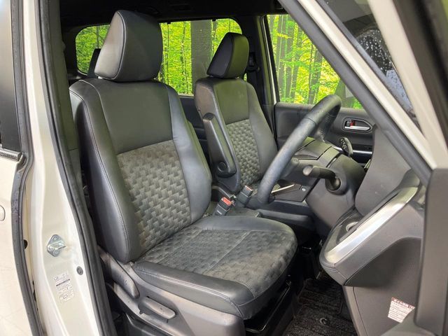 TOYOTA VOXY 2022 Image 31