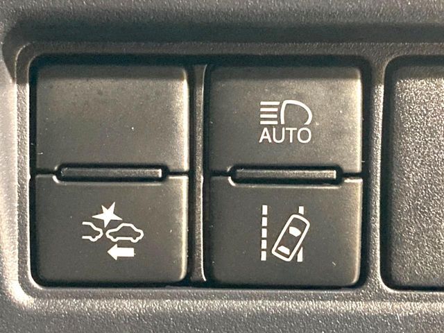 TOYOTA VOXY HYBRID 2019 Image 31