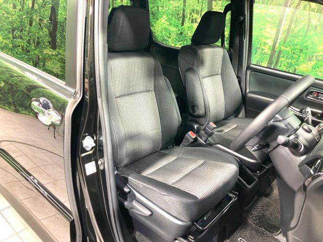 TOYOTA VOXY HYBRID 2019 Image 31