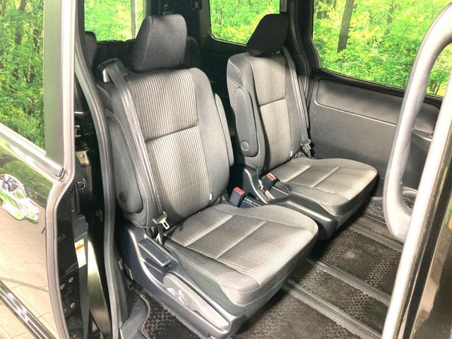 TOYOTA VOXY HYBRID 2019 Image 31