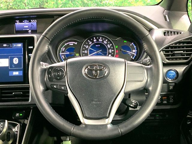 TOYOTA VOXY HYBRID 2019 Image 31