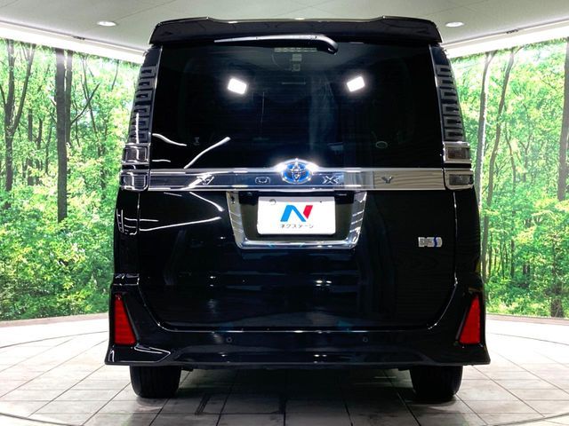 TOYOTA VOXY HYBRID 2019 Image 31