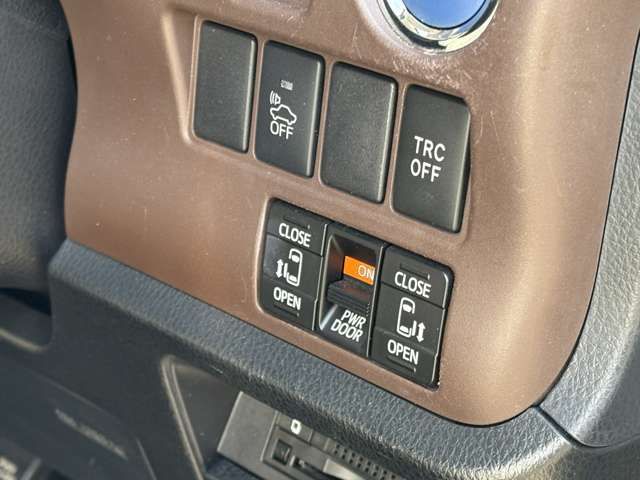 TOYOTA ESQUIRE HYBRID 2015 Image 31