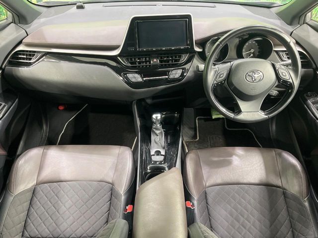 TOYOTA C-HR 2017 Image 31