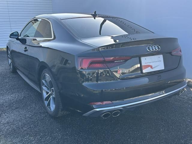AUDI S5 2019 Image 31