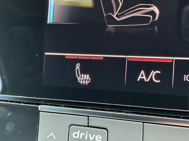 AUDI A6 AVANT 2021 Image 31