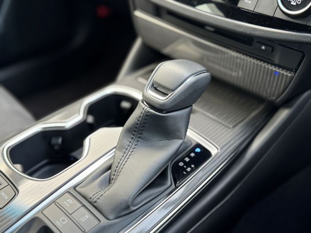 TOYOTA CROWN SEDAN HYBRID 2022 Image 31