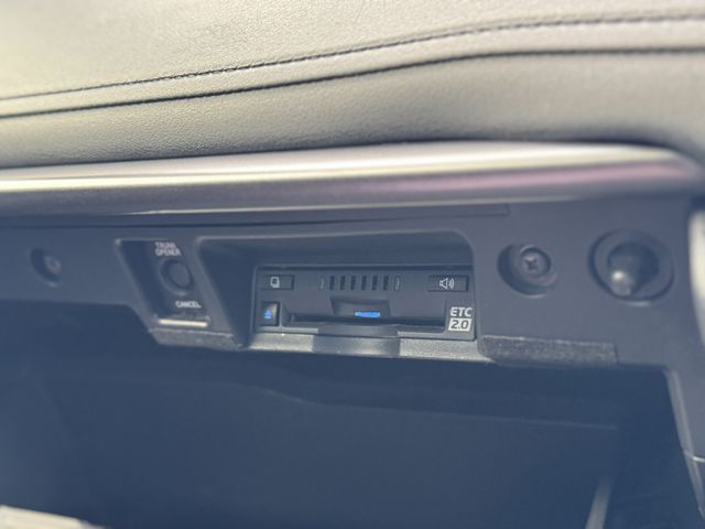 TOYOTA CROWN SEDAN HYBRID 2022 Image 31