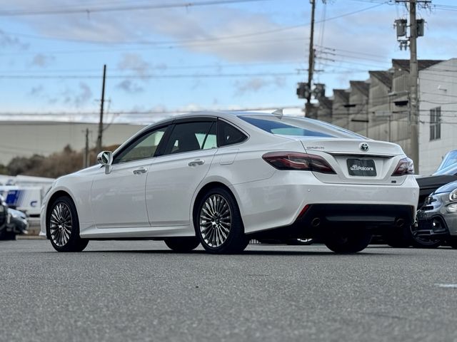 TOYOTA CROWN SEDAN HYBRID 2022 Image 31