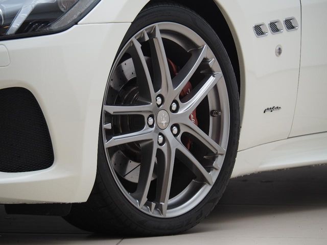 MASERATI GRANTURISMO 2019 Image 31