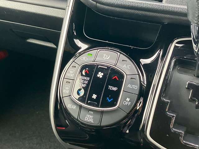 TOYOTA VOXY 2019 Image 31