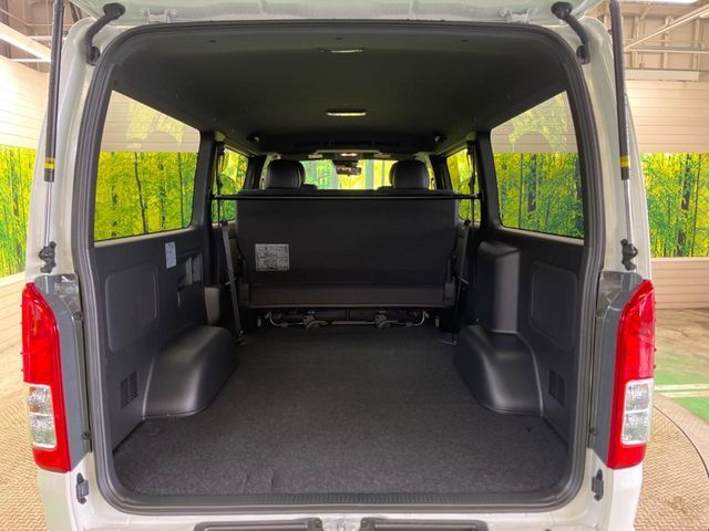 TOYOTA HIACE VAN 2WD 2025 Image 31