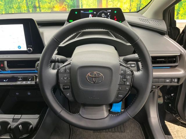 TOYOTA PRIUS PHV 2025 Image 31