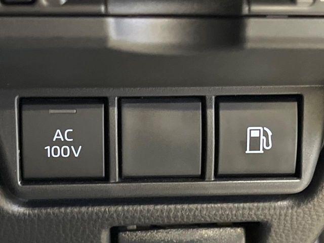 TOYOTA PRIUS PHV 2025 Image 31