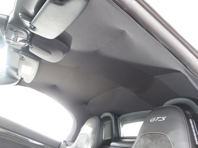 PORSCHE 718BOXSTER 2018 Image 31