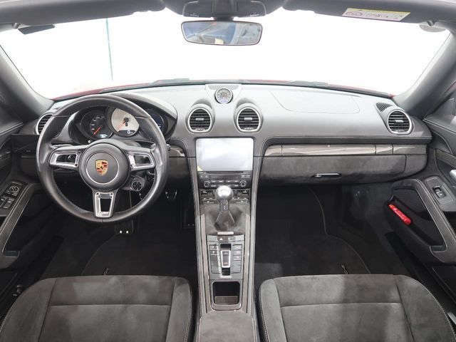 PORSCHE 718BOXSTER 2018 Image 31