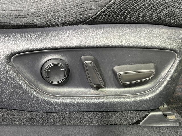 TOYOTA CROWN SEDAN HYBRID 2018 Image 31