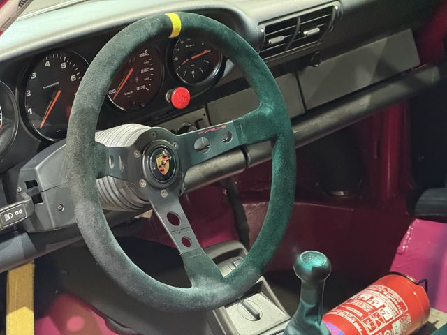 PORSCHE 911 1992 Image 31