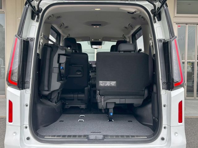 NISSAN SERENA  WG 2023 Image 31