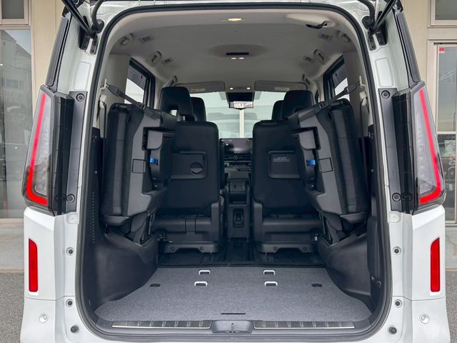 NISSAN SERENA  WG 2023 Image 31