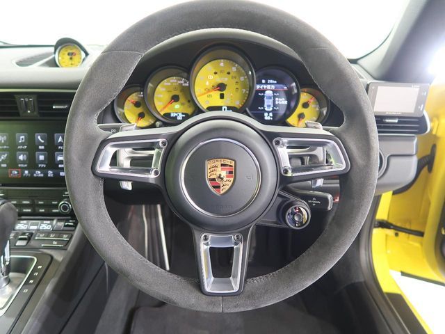 PORSCHE 911 2017 Image 31