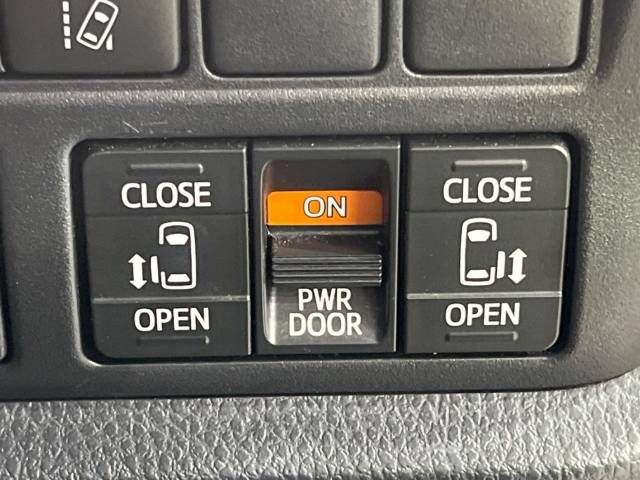 TOYOTA VOXY 2018 Image 31