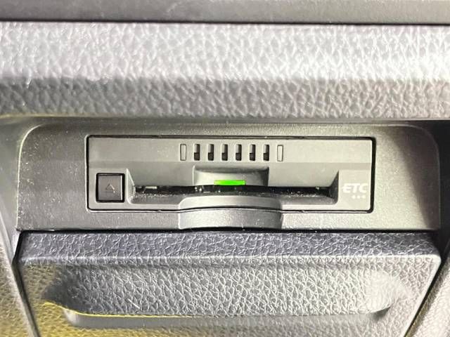 TOYOTA VOXY 2018 Image 31