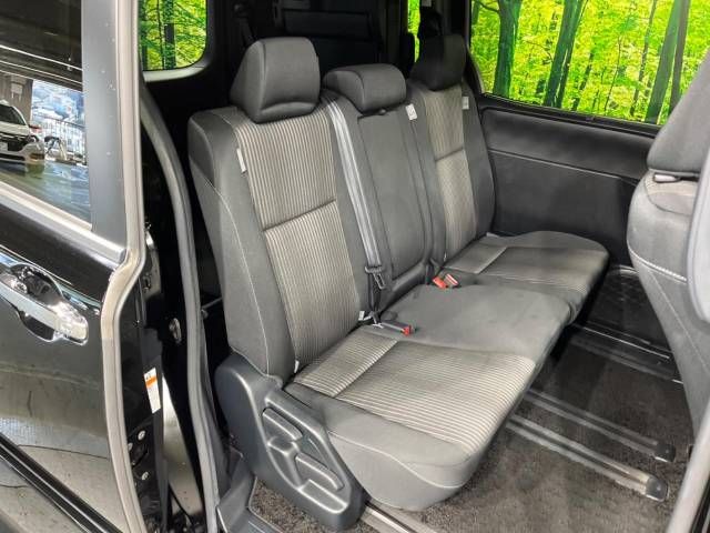 TOYOTA VOXY 2018 Image 31