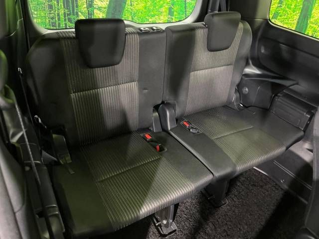 TOYOTA VOXY 2018 Image 31