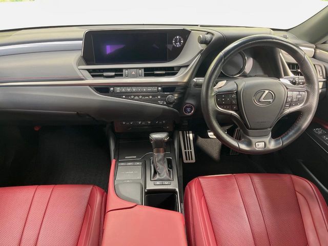 TOYOTA LEXUS ES300H 2019 Image 31
