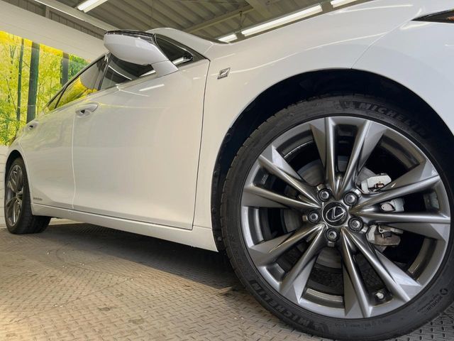 TOYOTA LEXUS ES300H 2019 Image 31