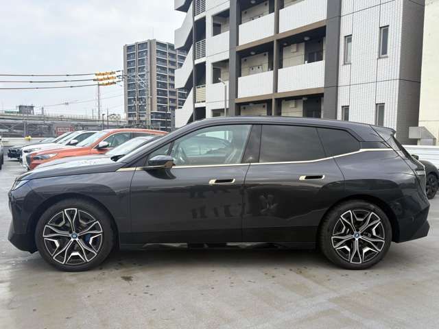 BMW IX 2023 Image 31