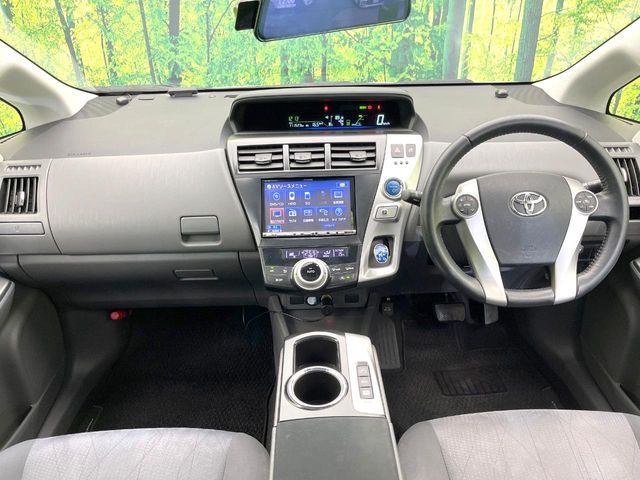 TOYOTA PRIUS ALPHA 2011 Image 31